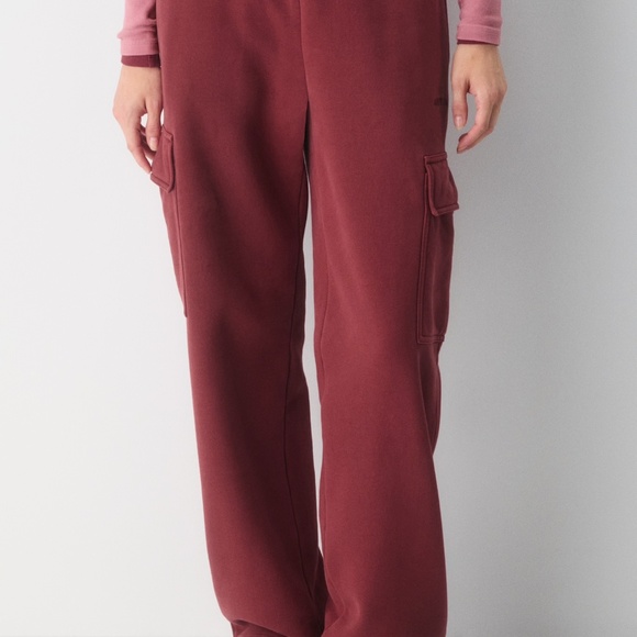 Aritzia Cozy Sweatfleece Mega Cargo™ Sweatpant – Vintage Cordovan, XS - Picture 8 of 12